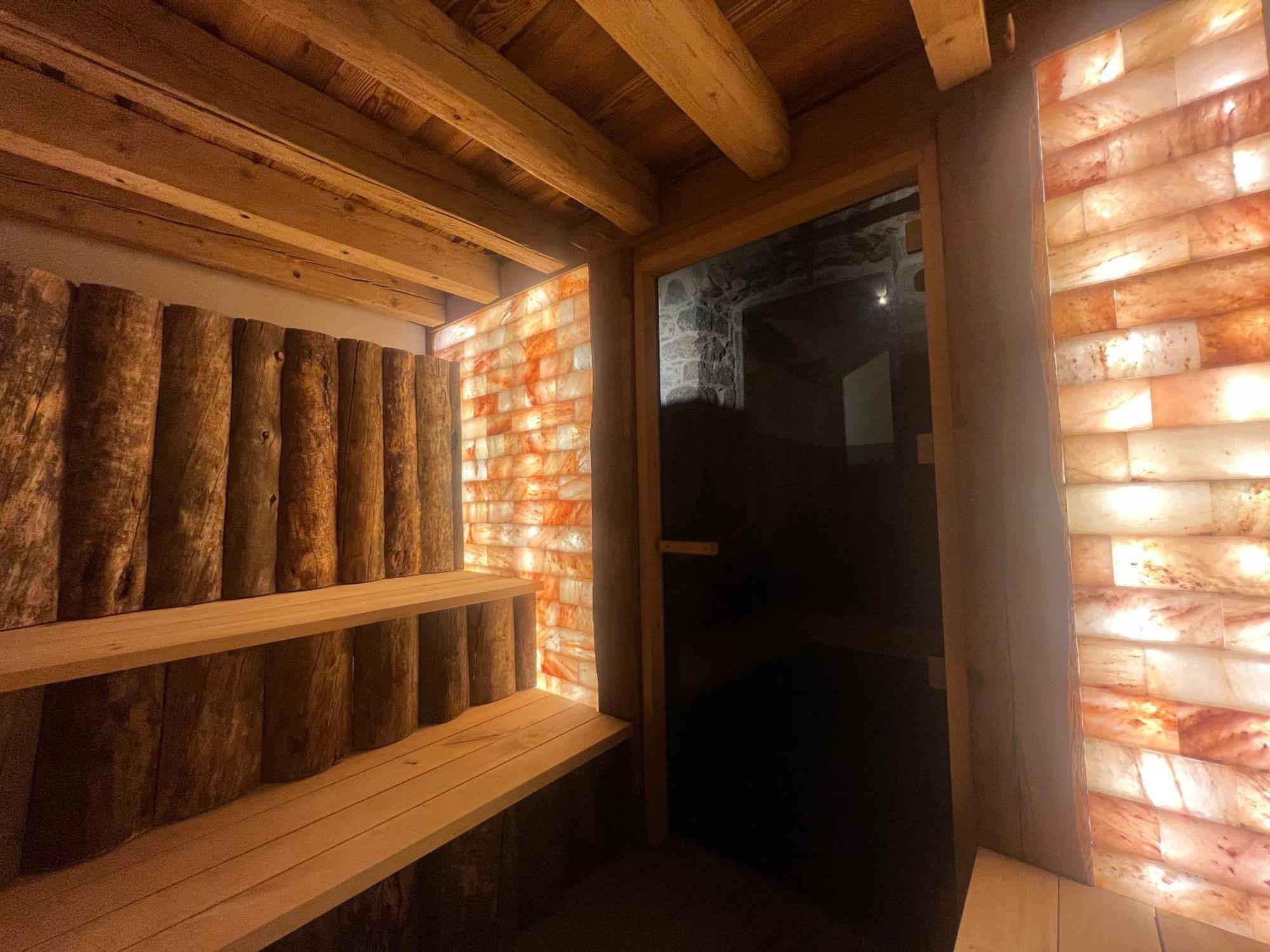 Gite Roche Des Ducs Avec Piscine Toute L'Annee, Spa, Sauna, Hammam Rochesson Esterno foto